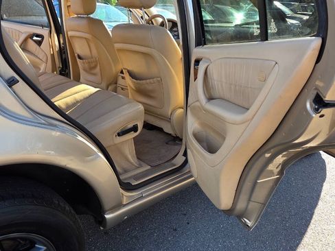Used 2001 Mercedes-Benz ML 320 4MATIC image 41