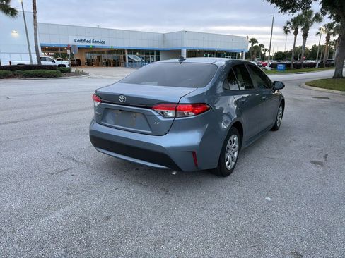 Used 2021 Toyota Corolla LE image 5