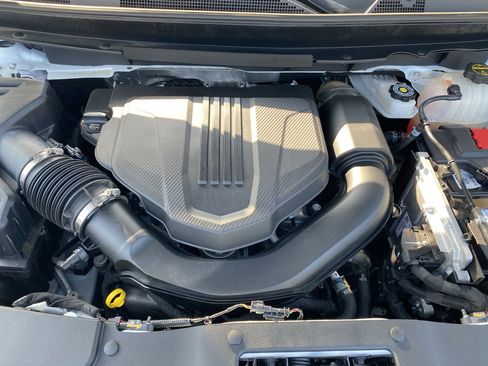 Used 2025 Chevrolet Traverse LT image 14