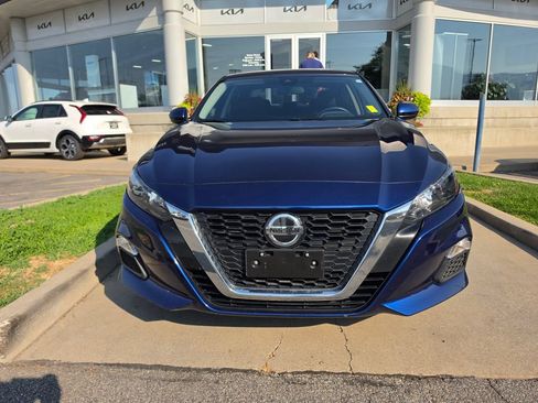 Used 2022 Nissan Altima 2.5 S w/ Driver Assist Package FWD image 2