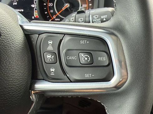Used 2026 Jeep Wrangler Unlimited Sahara AWD/4WD image 26