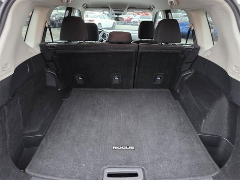 Used 2024 Nissan Rogue SV image 13