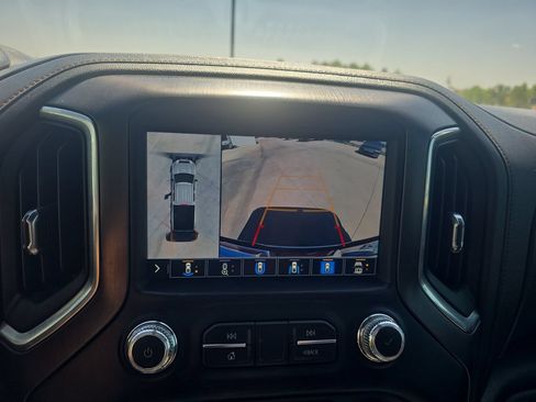 Used 2022 GMC Sierra 2500 AT4 w/ AT4 Premium Plus Package AWD/4WD image 23