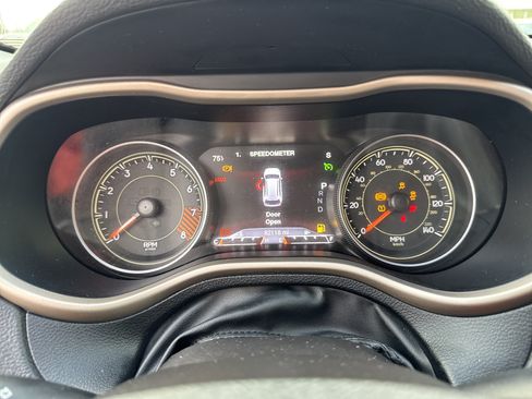 Used 2015 Jeep Cherokee Limited AWD/4WD image 16