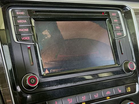 Used 2016 Volkswagen Passat 1.8T SE image 28