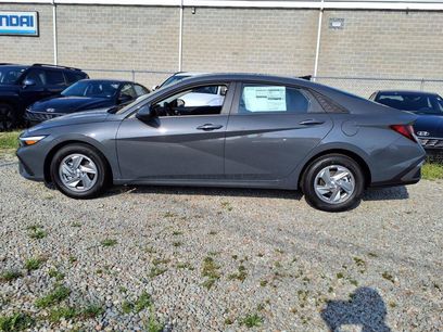 New 2026 Hyundai Elantra SE