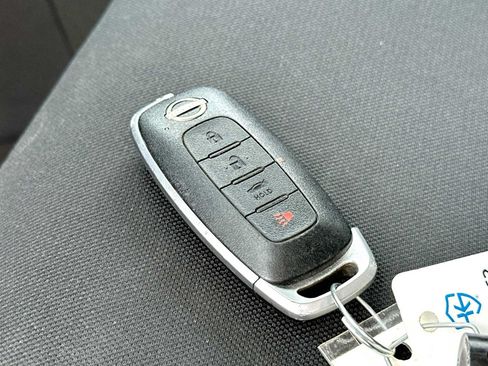 Used 2024 Nissan Versa SV FWD image 29