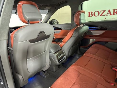 Used 2025 Lincoln Nautilus Black Label image 14