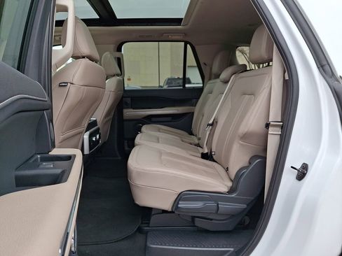 Used 2024 Ford Expedition Max Limited AWD/4WD image 10