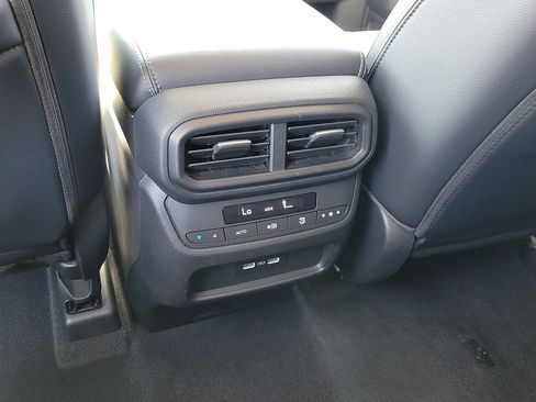 Used 2023 Honda Pilot EX-L image 10