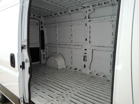 Used 2023 RAM ProMaster 2500 FWD image 6