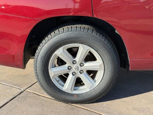 Used 2010 Toyota Highlander 4WD image 6