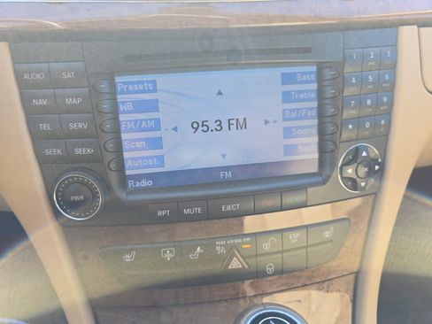 Used 2008 Mercedes-Benz E 350 Sedan image 22