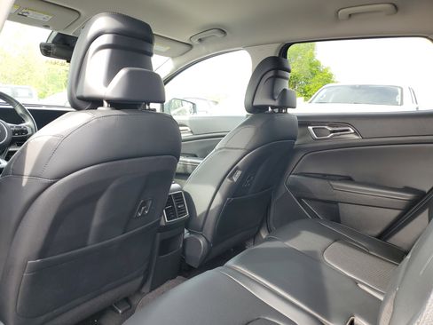 Used 2023 Kia Sportage EX FWD image 11