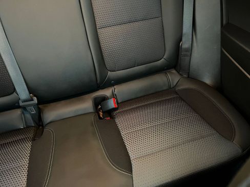 Used 2025 Chevrolet Trax LT image 37