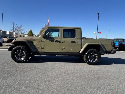 New 2026 Jeep Gladiator Rubicon w/ Technology Group image 3