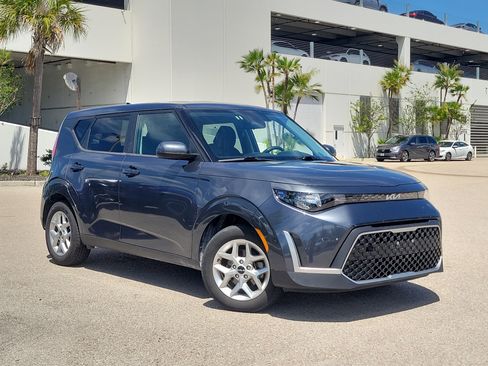 Used 2023 Kia Soul LX w/ LX Technology Package image 32