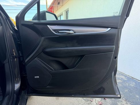 Used 2017 Cadillac XT5 Luxury w/ Driver Awareness Package image 28