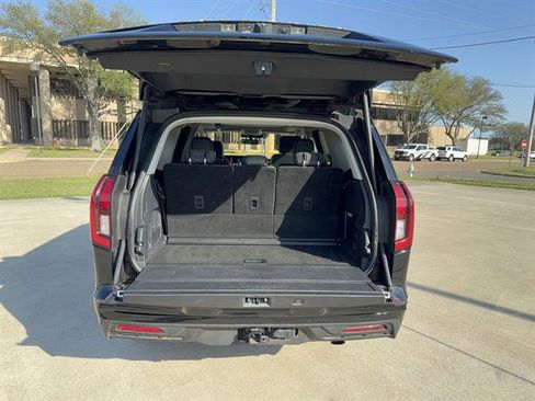 Used 2025 Ford Expedition Active image 6