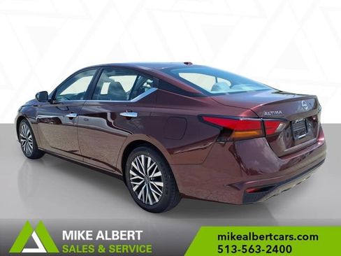 Used 2023 Nissan Altima 2.5 SV FWD image 5