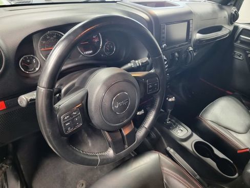 Used 2017 Jeep Wrangler Unlimited Rubicon AWD/4WD image 12