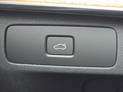 Certified 2023 Volvo XC90 B6 Plus w/ Protection Package Premier AWD/4WD image 32