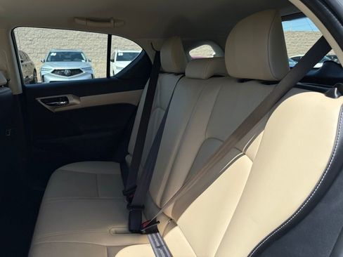 Used 2017 Lexus CT 200h w/ Navigation System Package FWD image 13