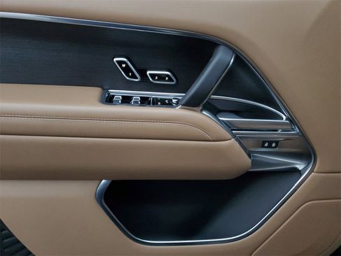 Used 2023 Land Rover Range Rover SE image 9