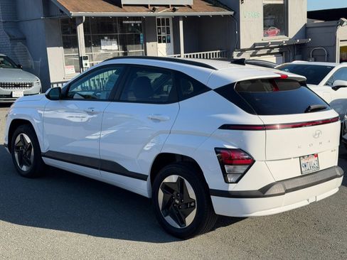 Used 2024 Hyundai Kona SEL image 7