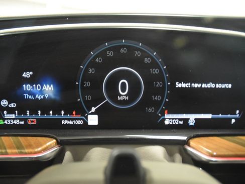 Used 2024 Cadillac Escalade ESV Sport Platinum w/ LPO, ONYX Package image 54