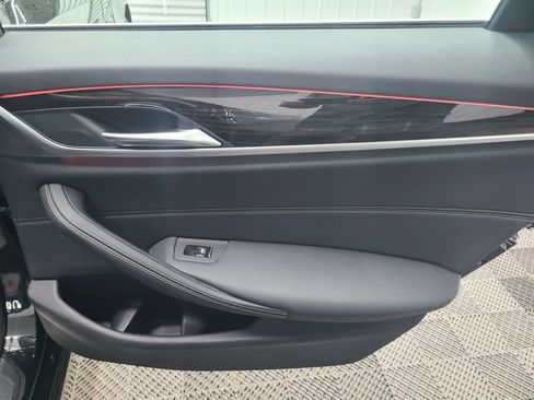 Used 2019 BMW 530i xDrive w/ Convenience Package AWD/4WD image 40