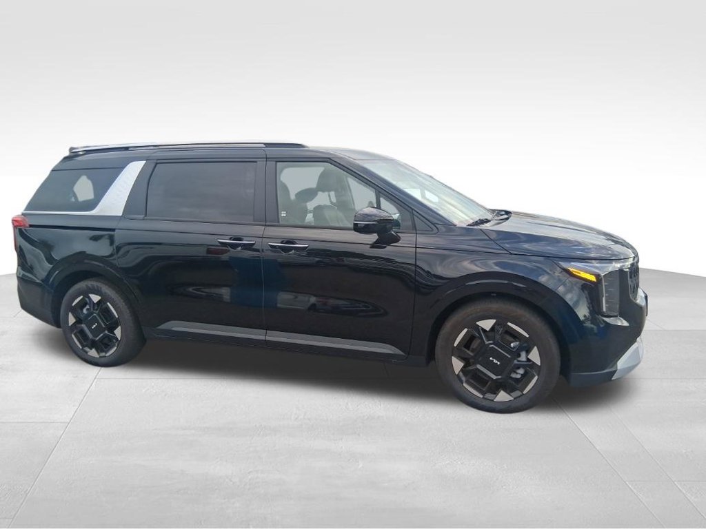 Certified 2026 Kia Carnival FWD image 4