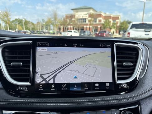 New 2026 Chrysler Pacifica Select image 23