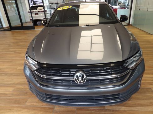 Used 2023 Volkswagen Jetta Sport image 2