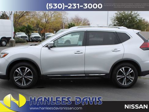 Used 2018 Nissan Rogue SL FWD image 2