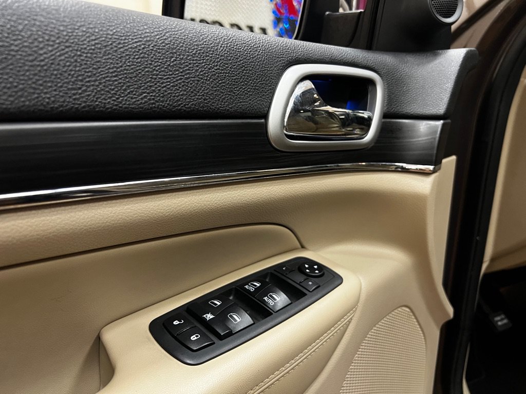 Used 2019 Jeep Grand Cherokee Limited AWD/4WD image 29