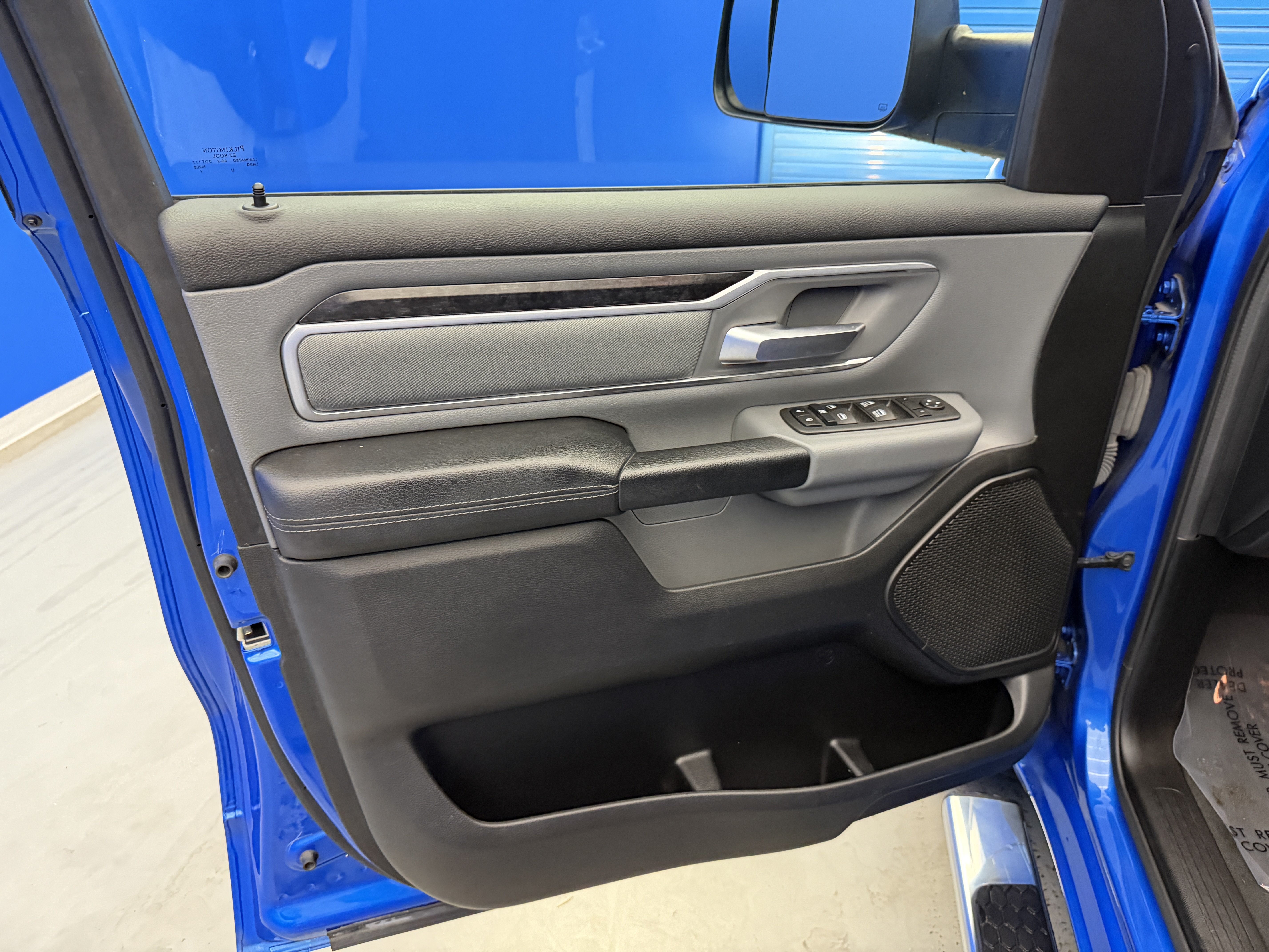 Used 2022 RAM 1500 Big Horn AWD/4WD image 11