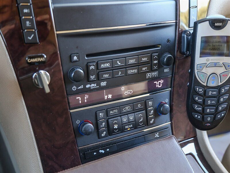 Used 2014 Cadillac Escalade ESV Premium AWD/4WD image 47