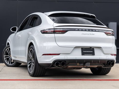 Certified 2020 Porsche Cayenne Turbo AWD/4WD image 3