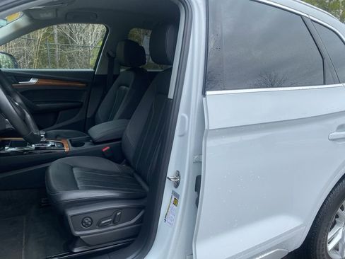 Used 2023 Audi Q5 2.0T Premium w/ Convenience Package image 13