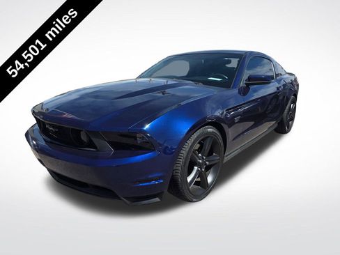 Used 2010 Ford Mustang GT image 2