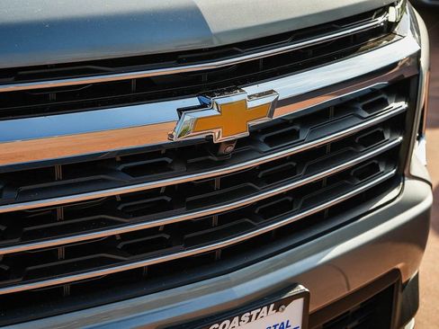 New 2027 Chevrolet Traverse LT w/ Driver Confidence Package FWD image 9