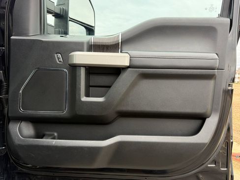 Used 2020 Ford F250 Lariat image 20