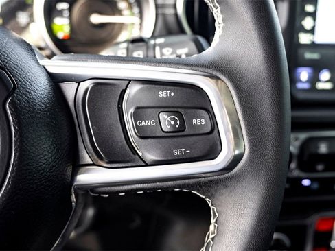 Used 2023 Jeep Wrangler Unlimited Sahara image 20