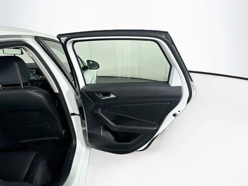 Used 2019 Volkswagen Jetta SE FWD image 30