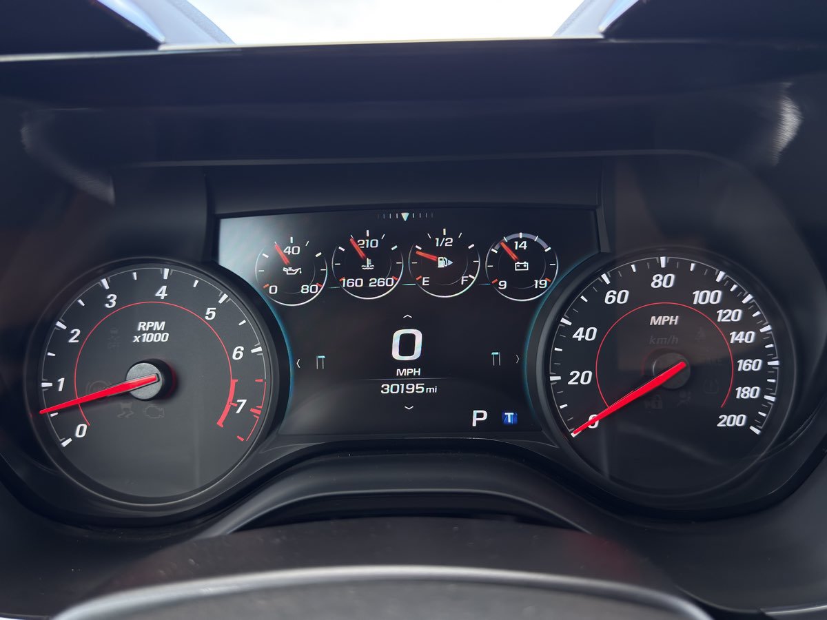Used 2018 Chevrolet Camaro SS RWD image 11