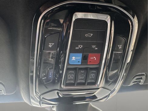 Used 2023 Jeep Grand Wagoneer Series II image 33