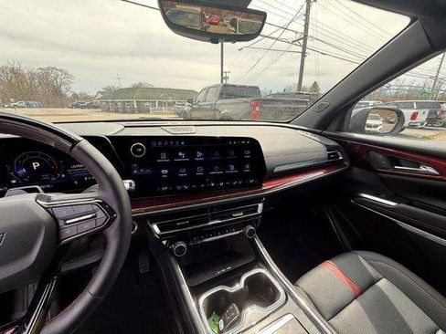 Used 2024 Chevrolet Traverse RS w/ LPO, Floor Liner Package image 24