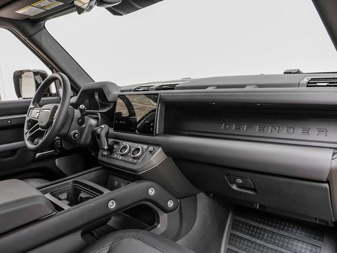 Used 2024 Land Rover Defender 130 Outbound image 11