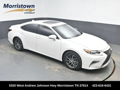 Used 2017 Lexus ES 350 w/ Luxury Package FWD image 1